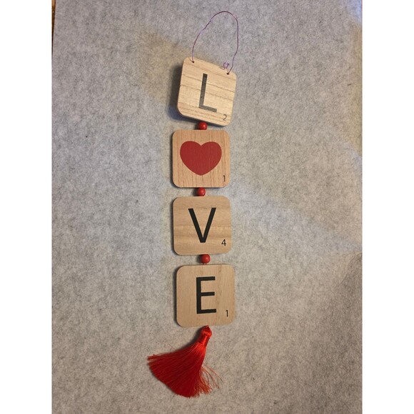 Love scrabble tile wall hanging - Picture 1 of 3